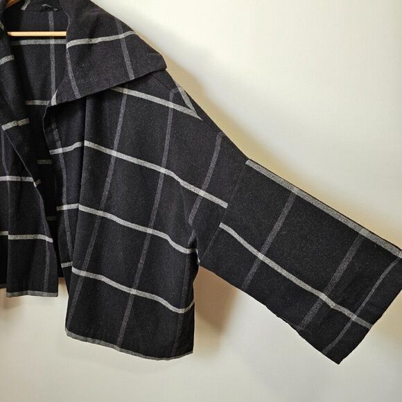 EUC ANNIKKI KARVINEN WOOL OVERSIZED TILE PATTERN LAPEL PONCHO ONE SIZE - Picture 8 of 16